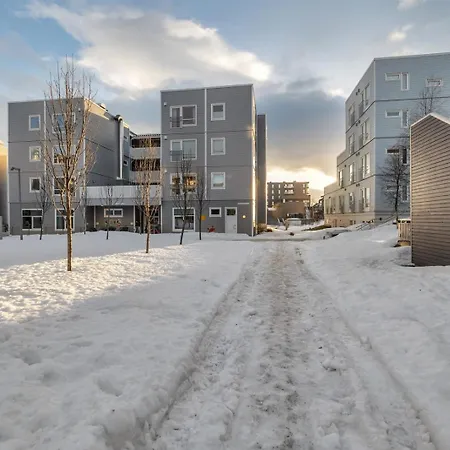 Cozy Aurora I Near Center *