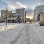 Cozy Aurora I Near Center *